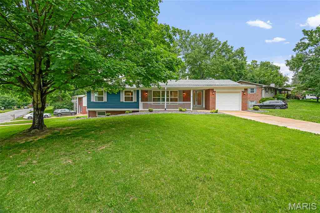Homes For Sale - 37 Berkshire Drive<br/> Saint Clair County, Belleville, IL 62223