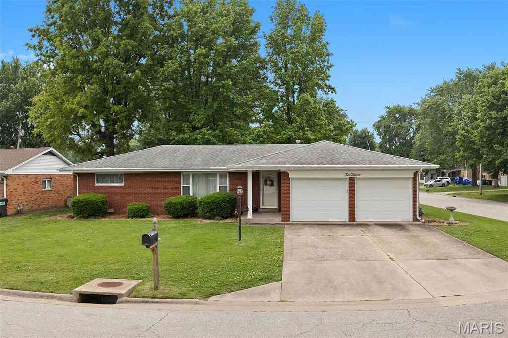 Homes For Sale - 212 Lola Lane<br/> Saint Clair County, Fairview Heights, IL 62208