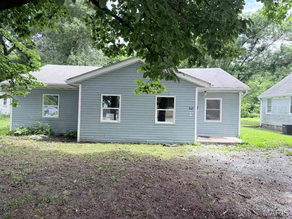 Homes For Sale - 945 Howell Avenue<br/> Cahokia, IL 62206