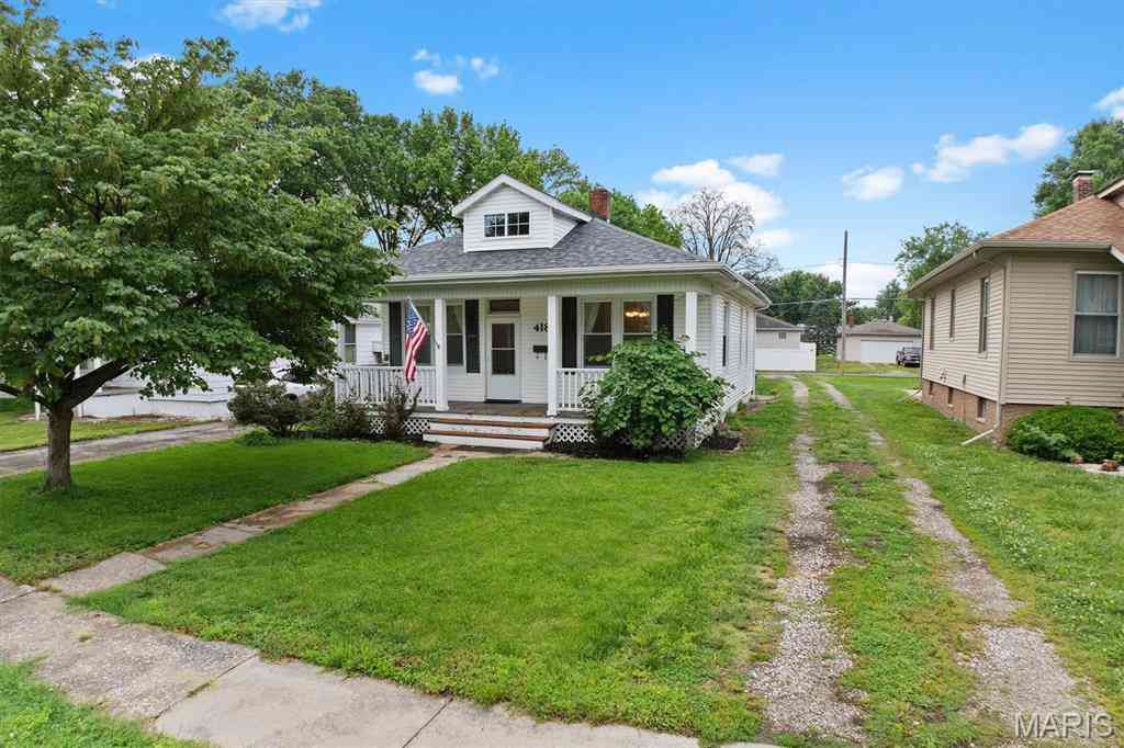 Homes For Sale - 418 E Adams Street<br/> Saint Clair County, O'Fallon, IL 62269