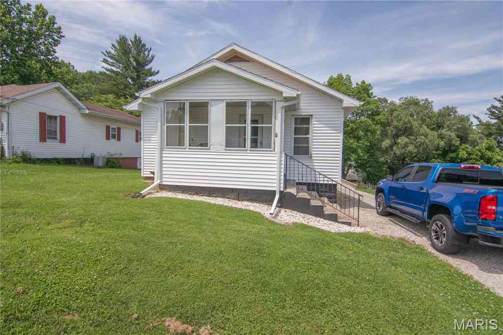 Homes For Sale - 1225 W Randolph Street<br/> Vandalia, IL 62471
