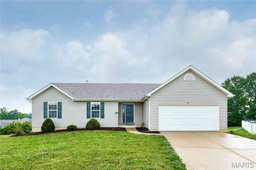 Homes For Sale - 10 Sugarberry Court<br/> Troy, MO 63379