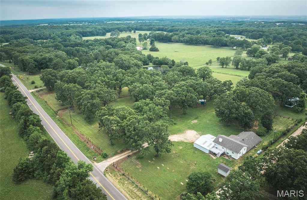 Homes For Sale - 522 Highway Ff<br/> Bourbon, MO 65441