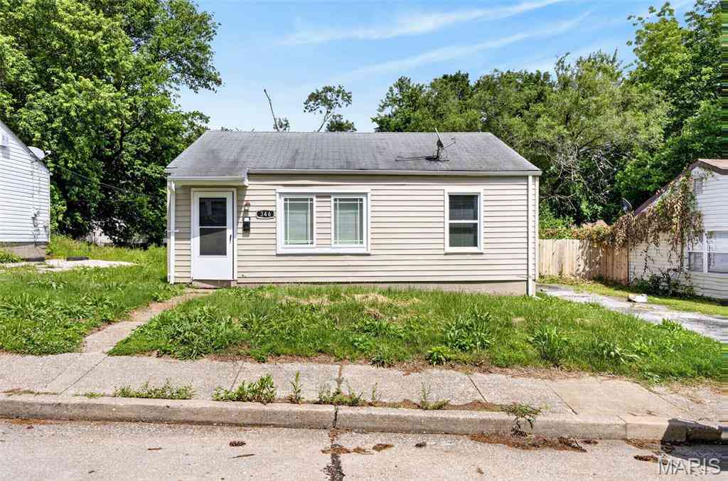 Homes For Sale - 346 Mueller Avenue<br/> Ferguson, MO 63135