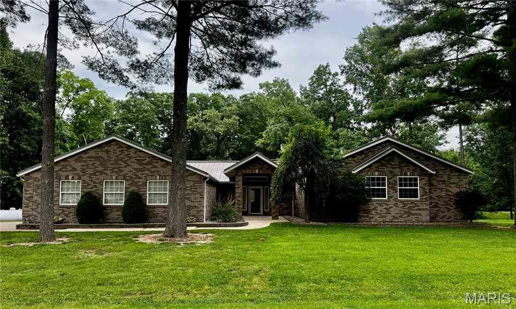 Homes For Sale - 1330 Deer Creek Road<br/> Bond County, Greenville, IL 62246
