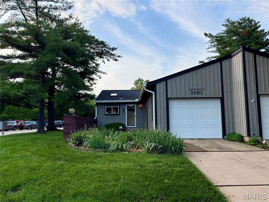 Villa For Sale - 1101 Woodgate Drive<br/> O'Fallon, IL 62269