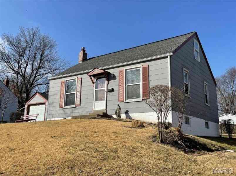 Homes For Sale - 407 Coppinger Drive<br/> Ferguson, MO 63135