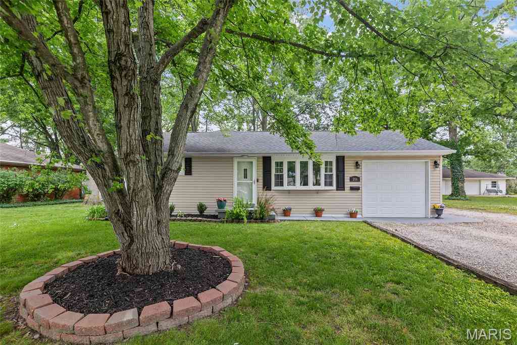 Homes For Sale - 208 E Temple Street<br/> Saint Clair County, Freeburg, IL 62243