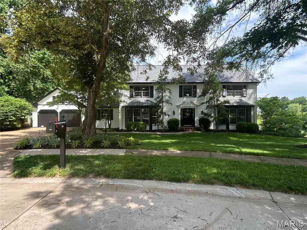 Homes For Sale - 1931 Lymington Common<br/> Chesterfield, MO 63005
