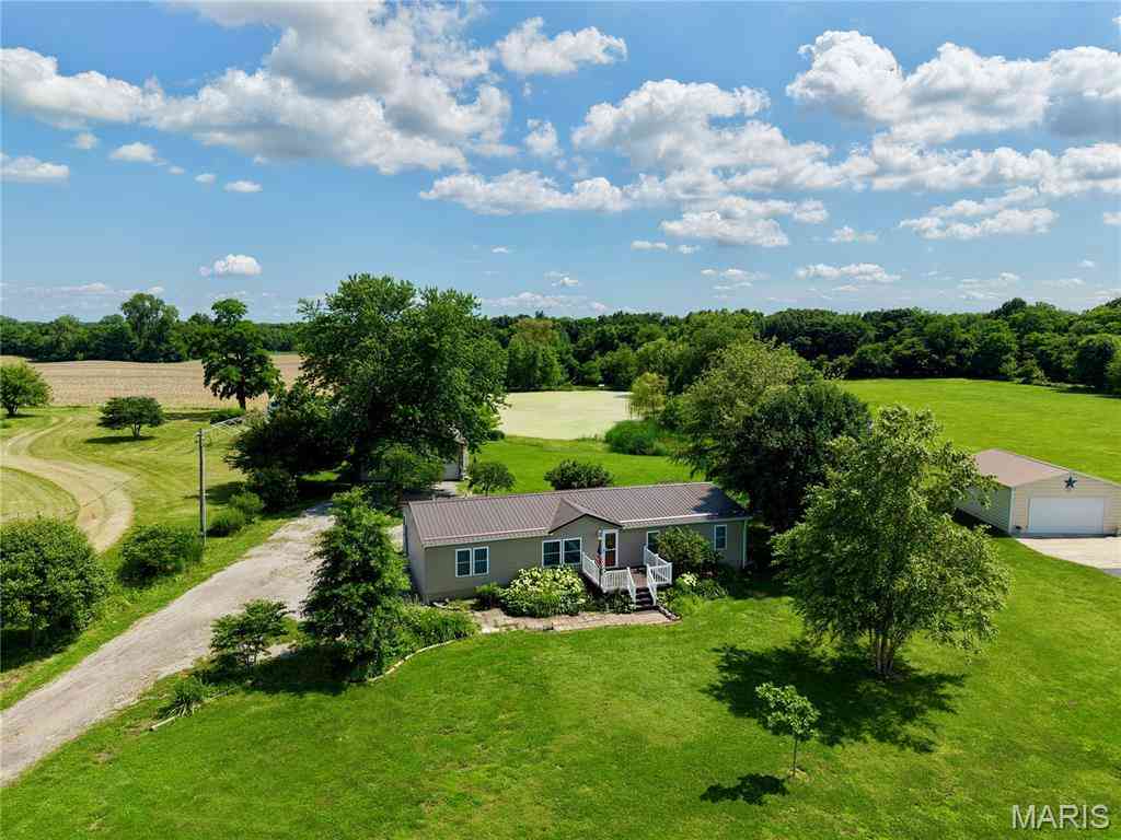 Mobile Home For Sale - 16528 Conrad Rd. Road<br/> Brighton, IL 62012