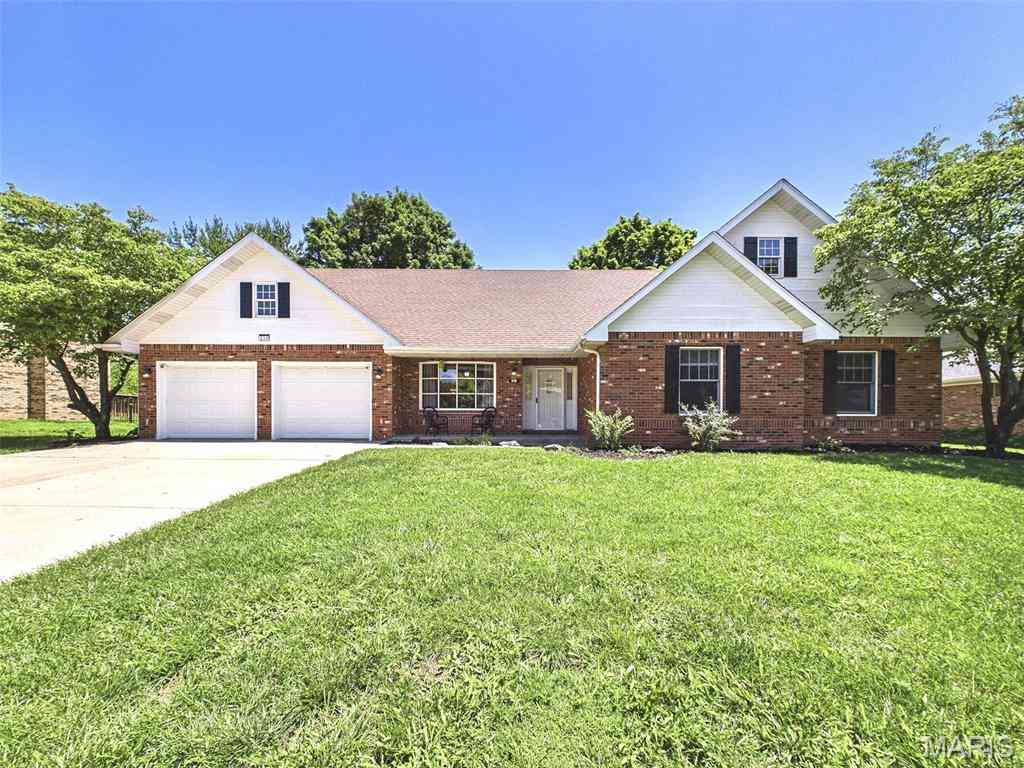 Homes For Sale - 230 Hickory Ridge<br/> Saint Clair County, Belleville, IL 62223
