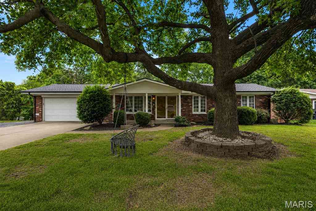 Homes For Sale - 25 Westbury Drive<br/> Saint Clair County, Belleville, IL 62226
