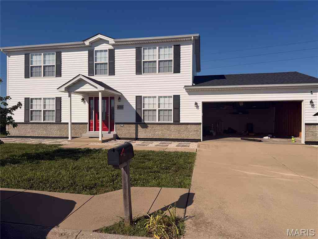 Homes For Sale - 424 Edwin Drive<br/> Saint Clair County, Dupo, IL 62239