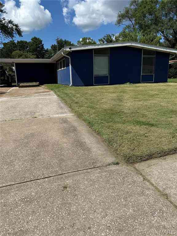 Homes For Sale - 805 Derhake Road<br/> Florissant, MO 63033