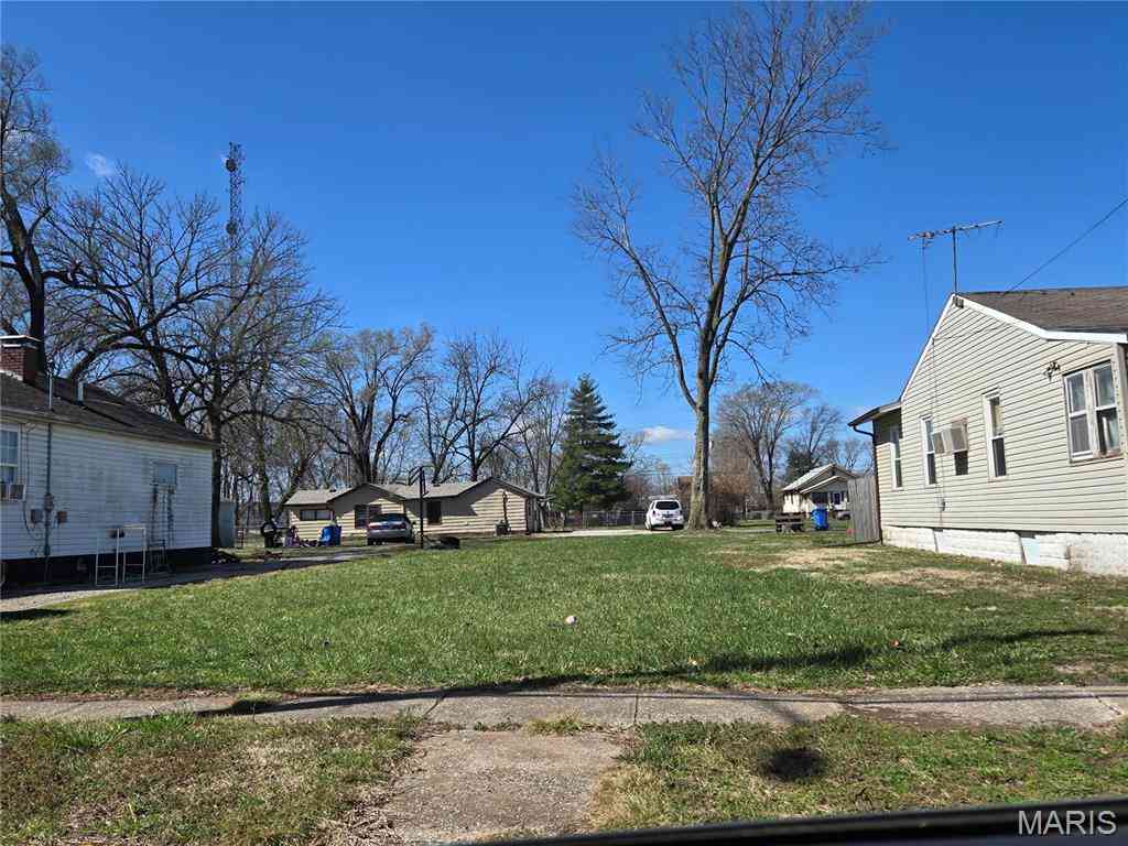 Vacant Land For Sale - 330 S Pence Street<br/> East Alton, IL 62024