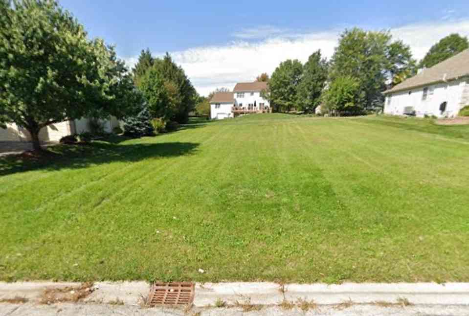 Vacant Land For Sale - 933 Lakeridge Court<br/> Sugar Grove, IL 60554
