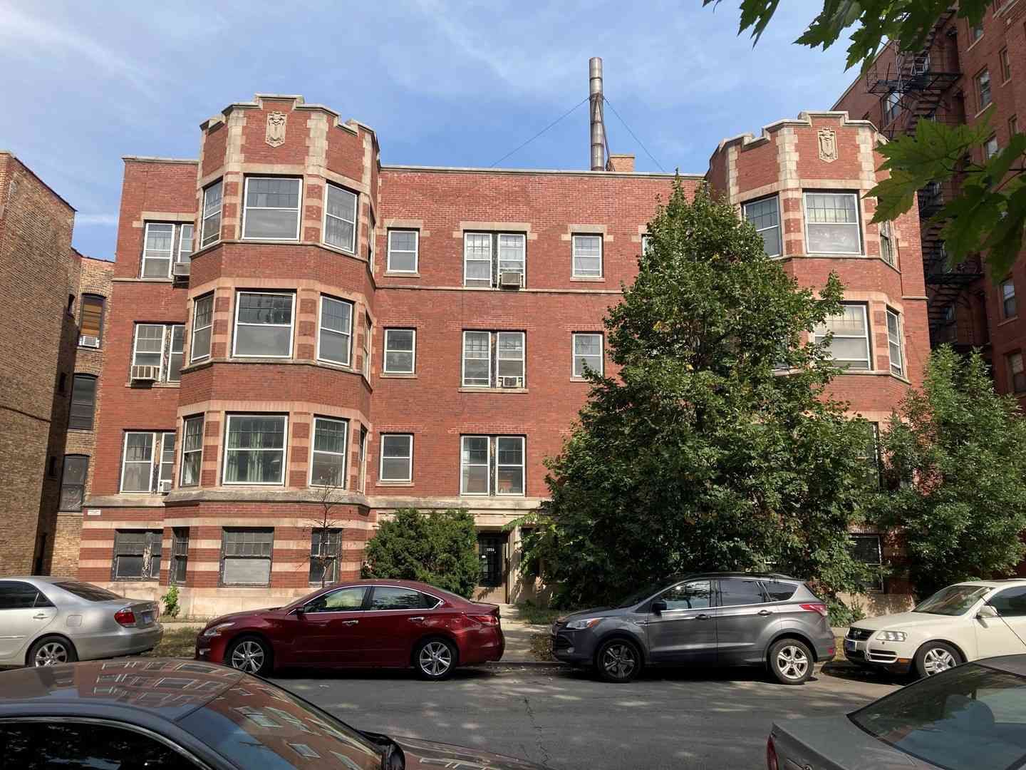 Condo For Sale - 1356 E Hyde Park Boulevard #2<br/> Chicago, IL 60615