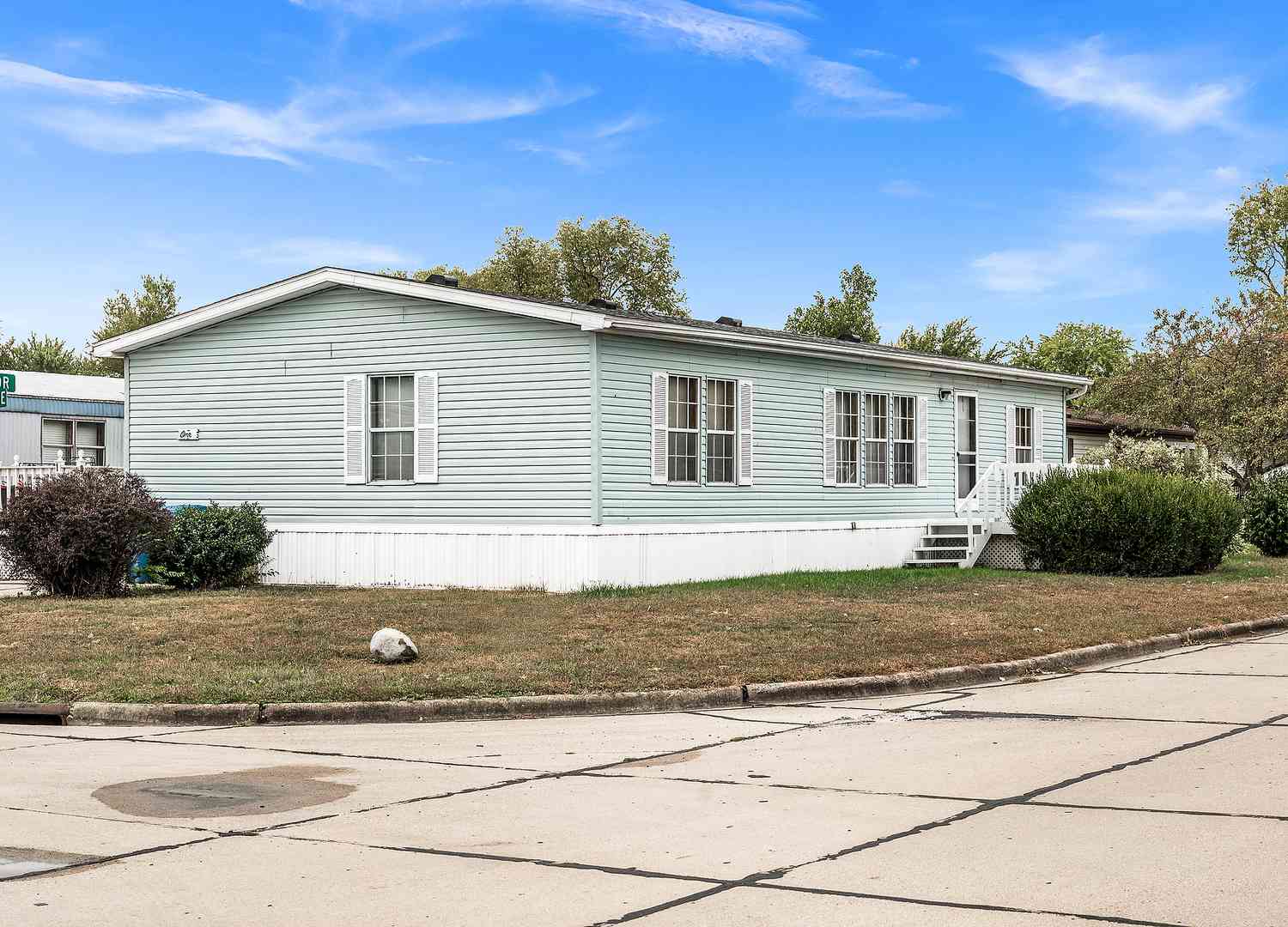 Mobile Home For Sale - 1 Christine Way<br/> Bloomington, IL 61701