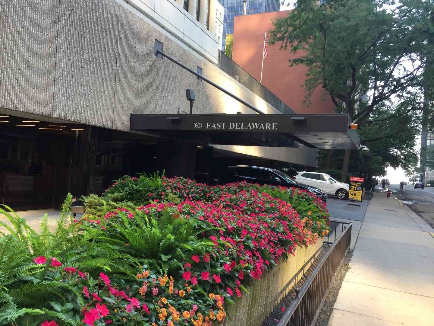 Condo For Sale - 200 E Delaware Place #5D<br/> Chicago, IL 60611