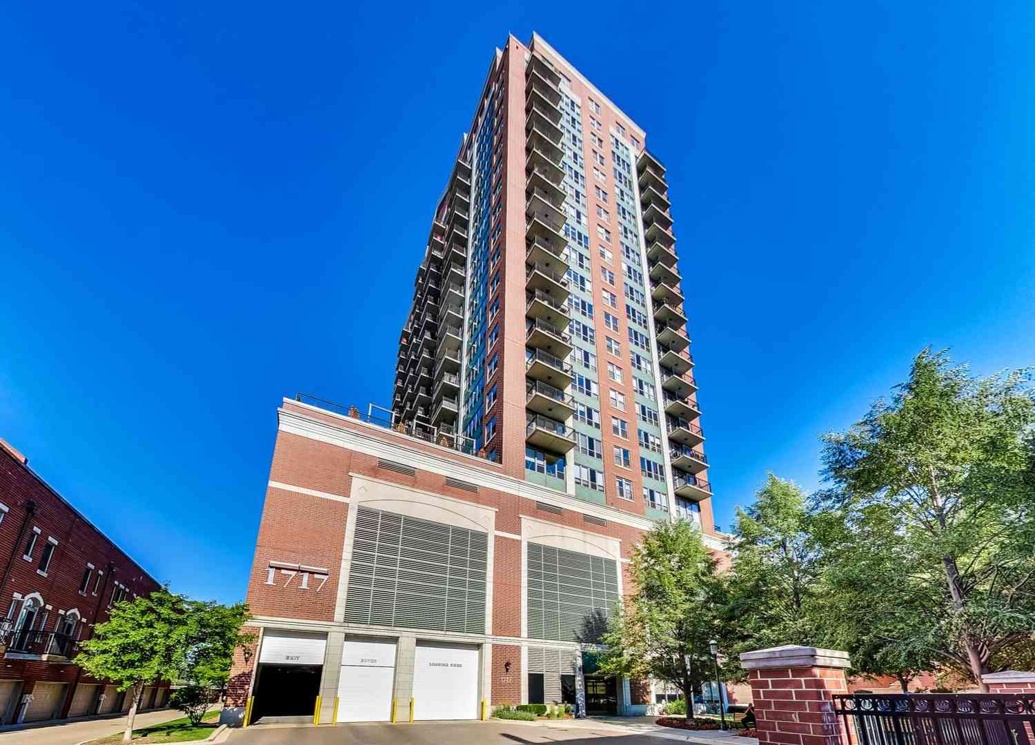 Condo For Sale - Undisclosed Address<br/> Chicago, IL 60616