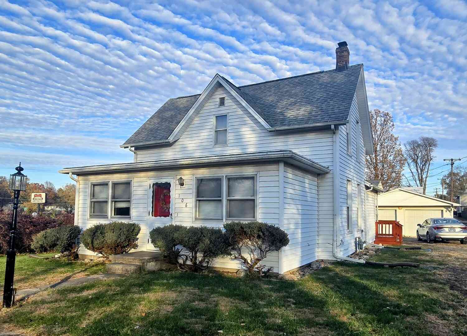 Homes For Sale - 106 S Eldorado Street<br/> Sidney, IL 61877