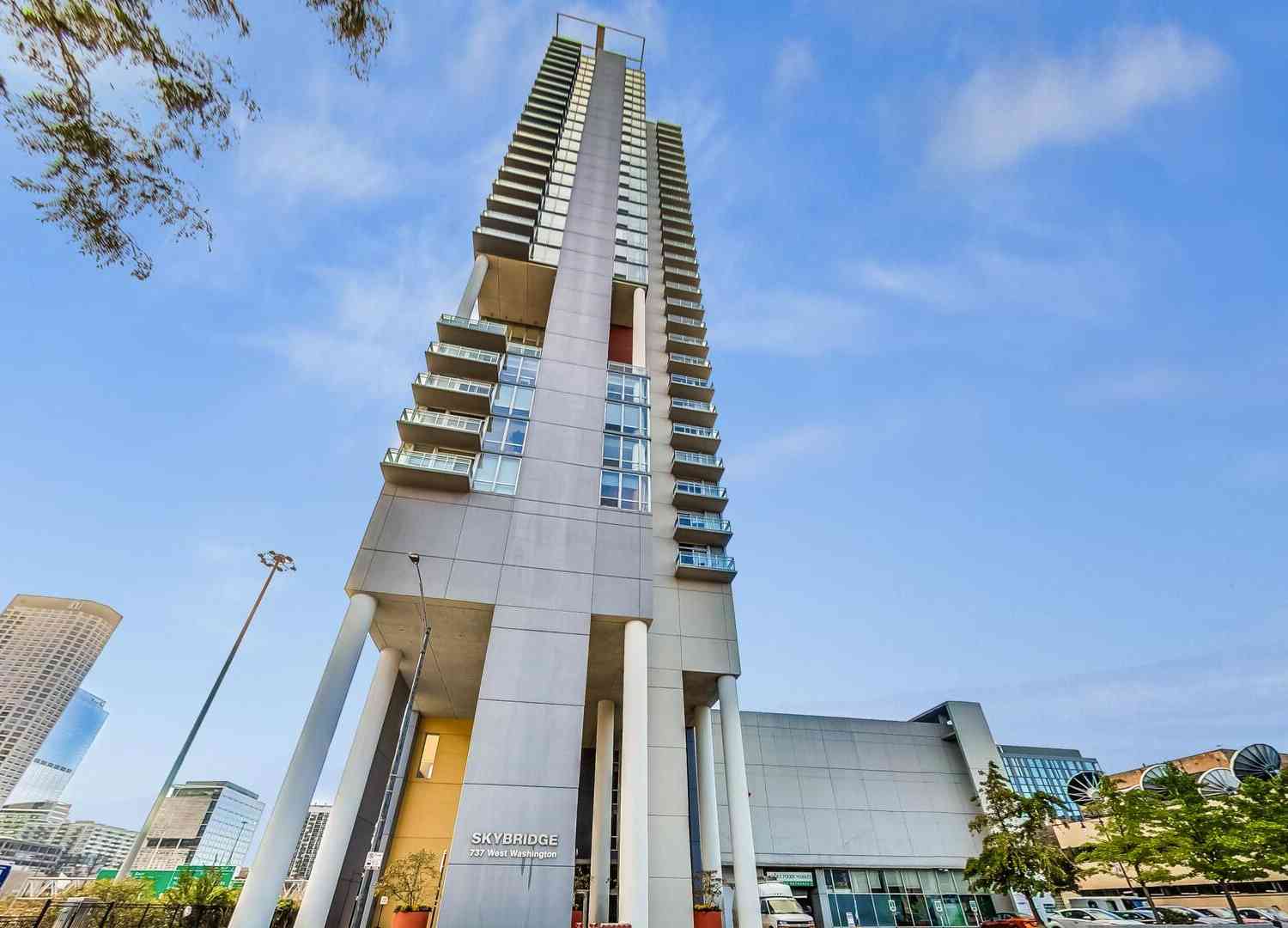 Condo For Sale - 737 W Washington Boulevard #3110<br/> Chicago, IL 60661