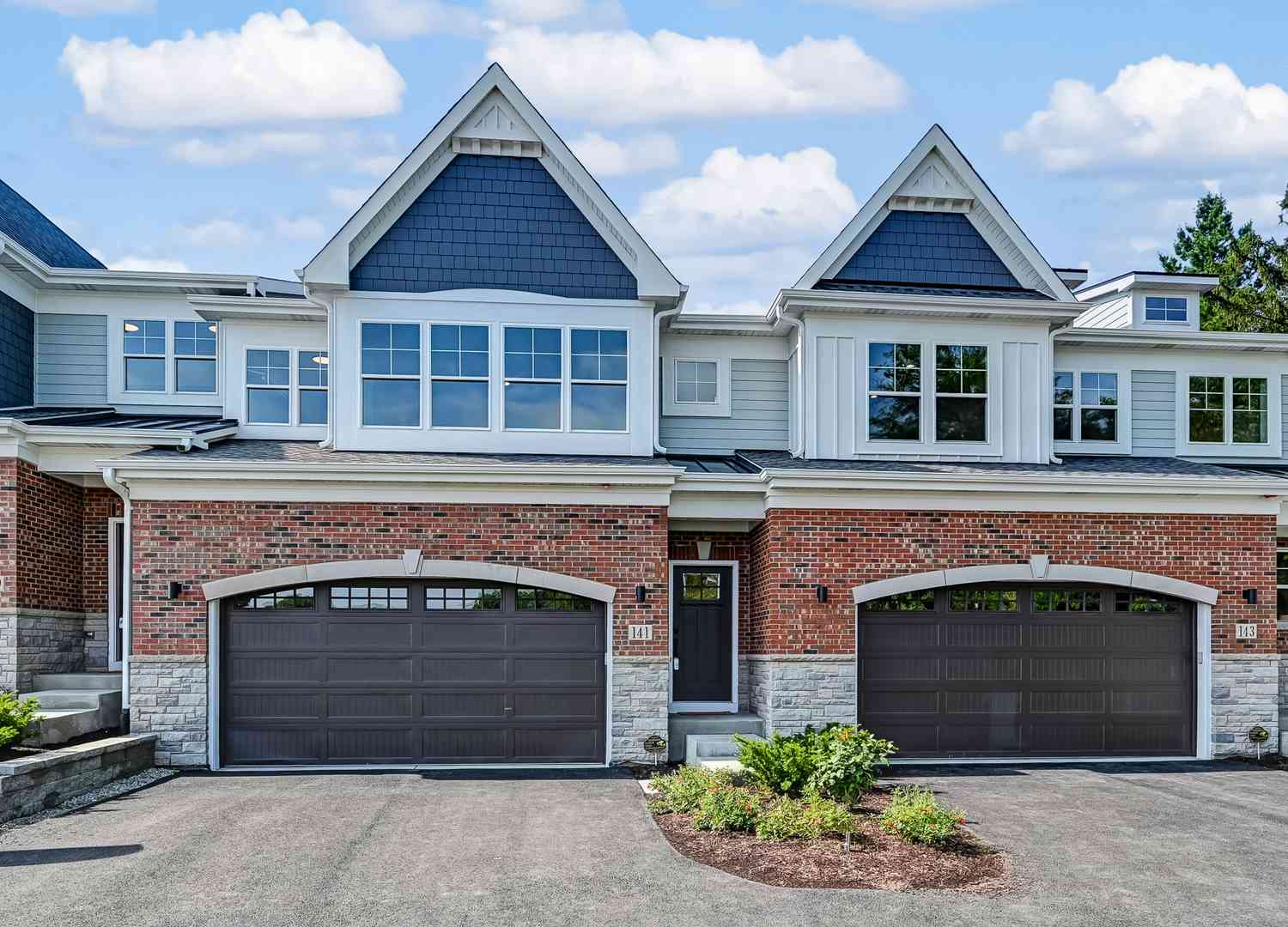 Condo For Sale - 133 Harding Court<br/> Glen Ellyn, IL 60137