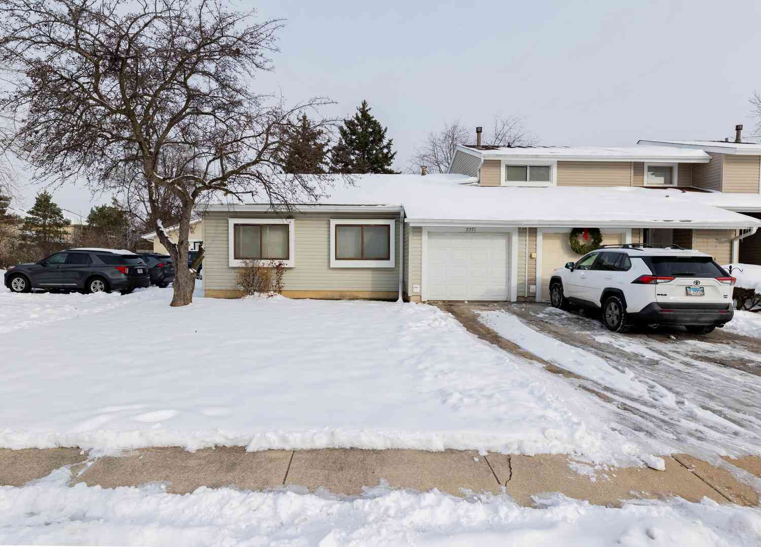 Condo For Sale - 2271 Windsor Lane<br/> Country Club Hills, IL 60478