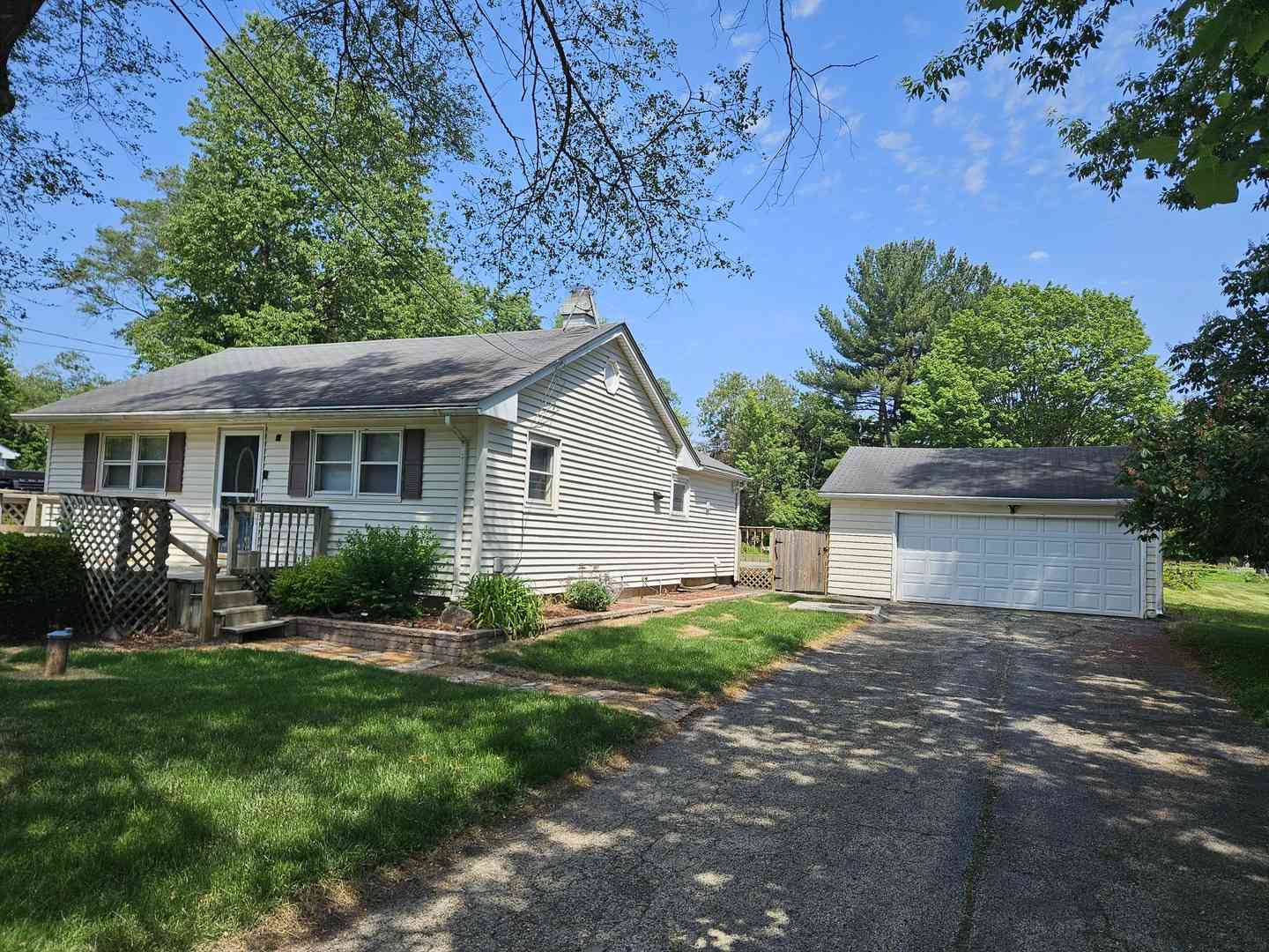 Condo For Sale - 10N827 Hawthorne Street<br/> Elgin, IL 60123