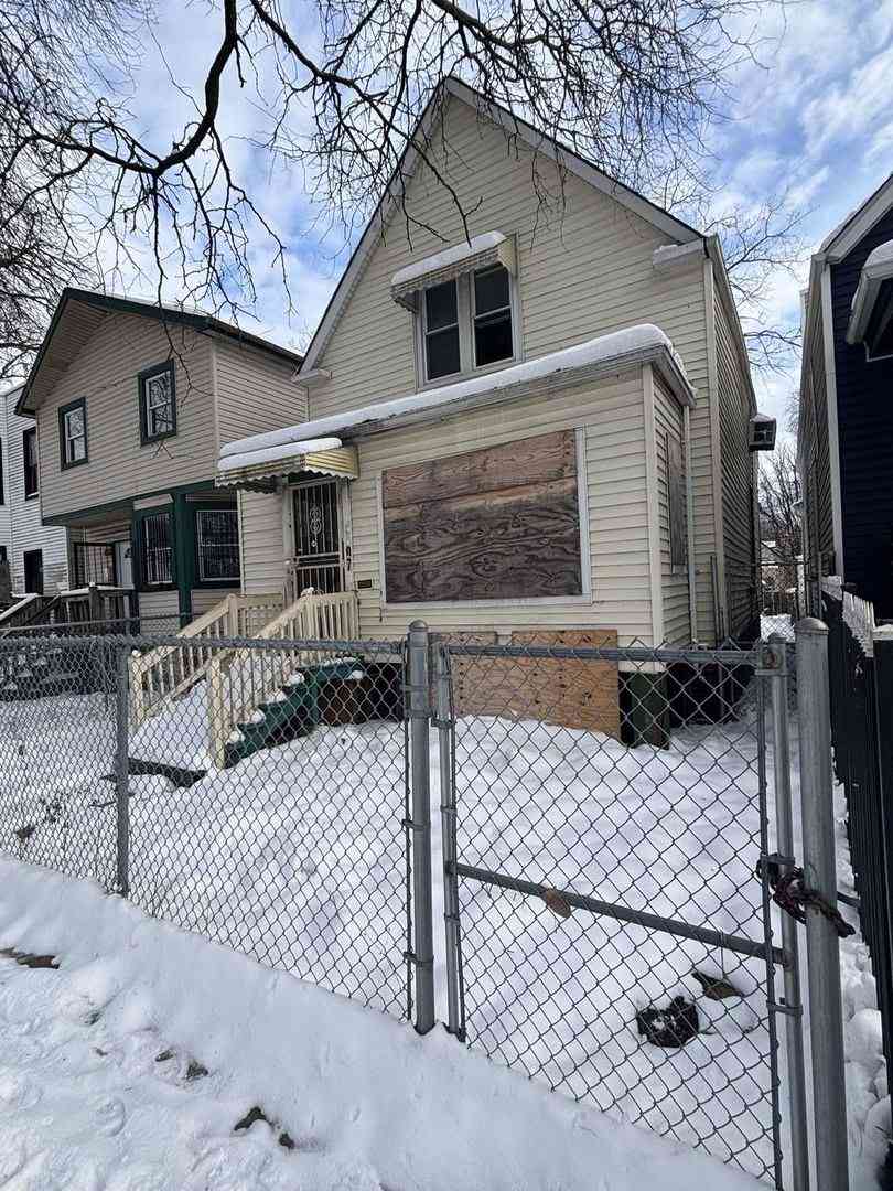 Condo For Sale - 7007 S Ada Street<br/> Chicago, IL 60636
