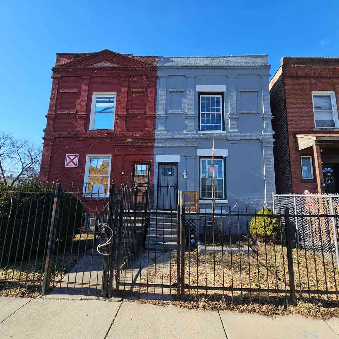 Condo For Sale - 232 N La Crosse Avenue<br/> Chicago, IL 60644