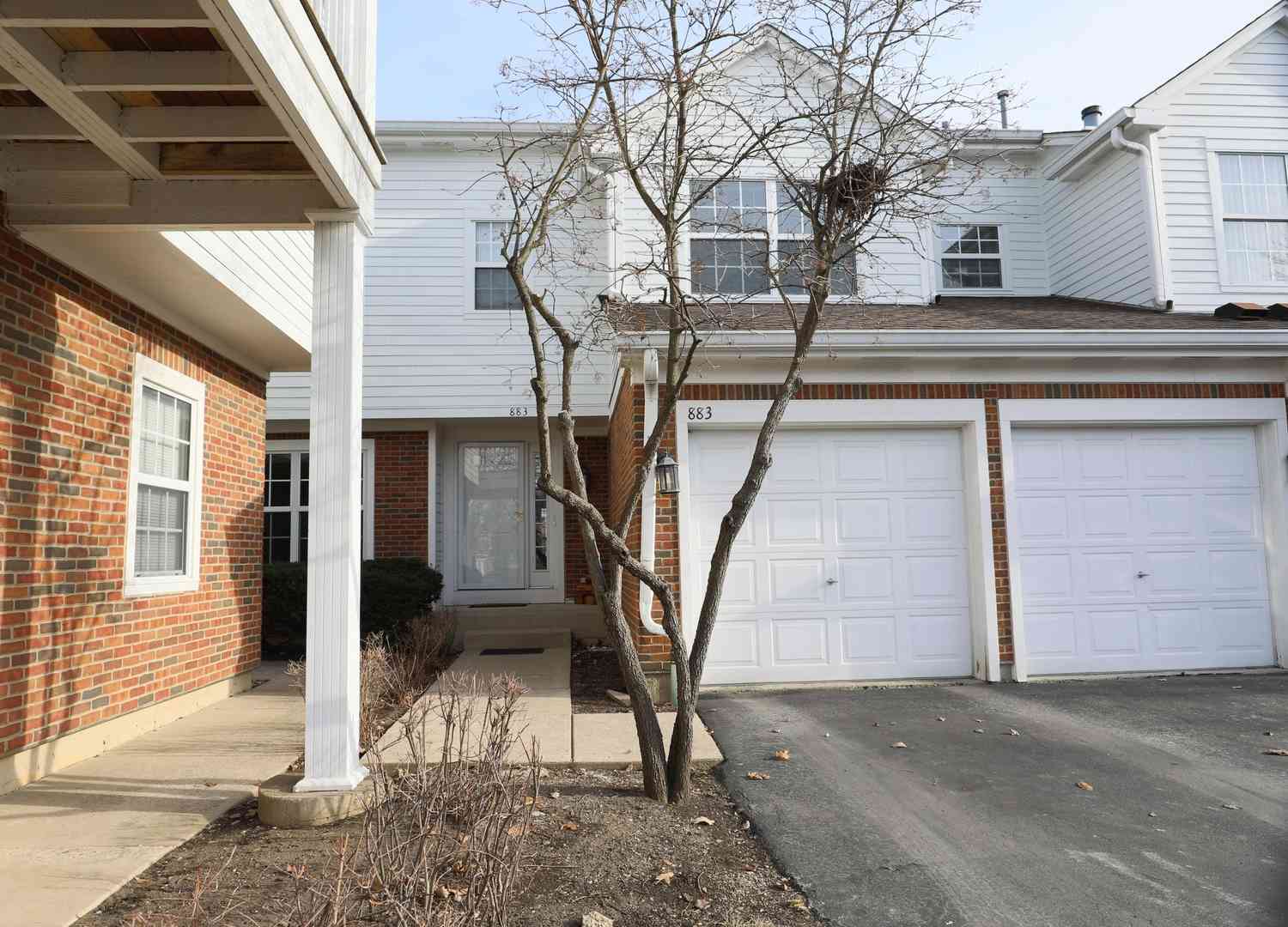 Condo For Sale - 883 Sparta Court<br/> Vernon Hills, IL 60061