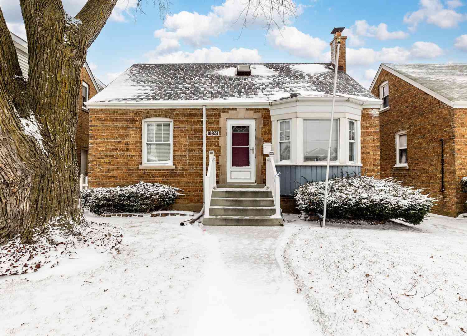 Condo For Sale - 10831 S Kedzie Avenue<br/> Chicago, IL 60655