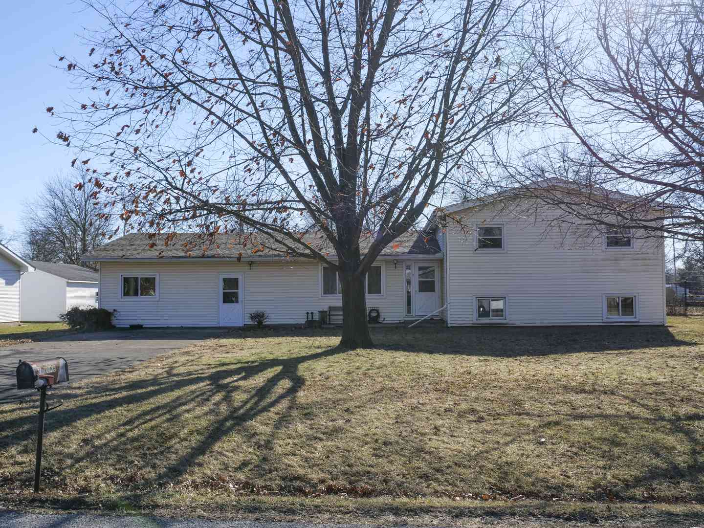 Condo For Sale - 7 Birch Lane<br/> Douglas County, Villa Grove, IL 61956