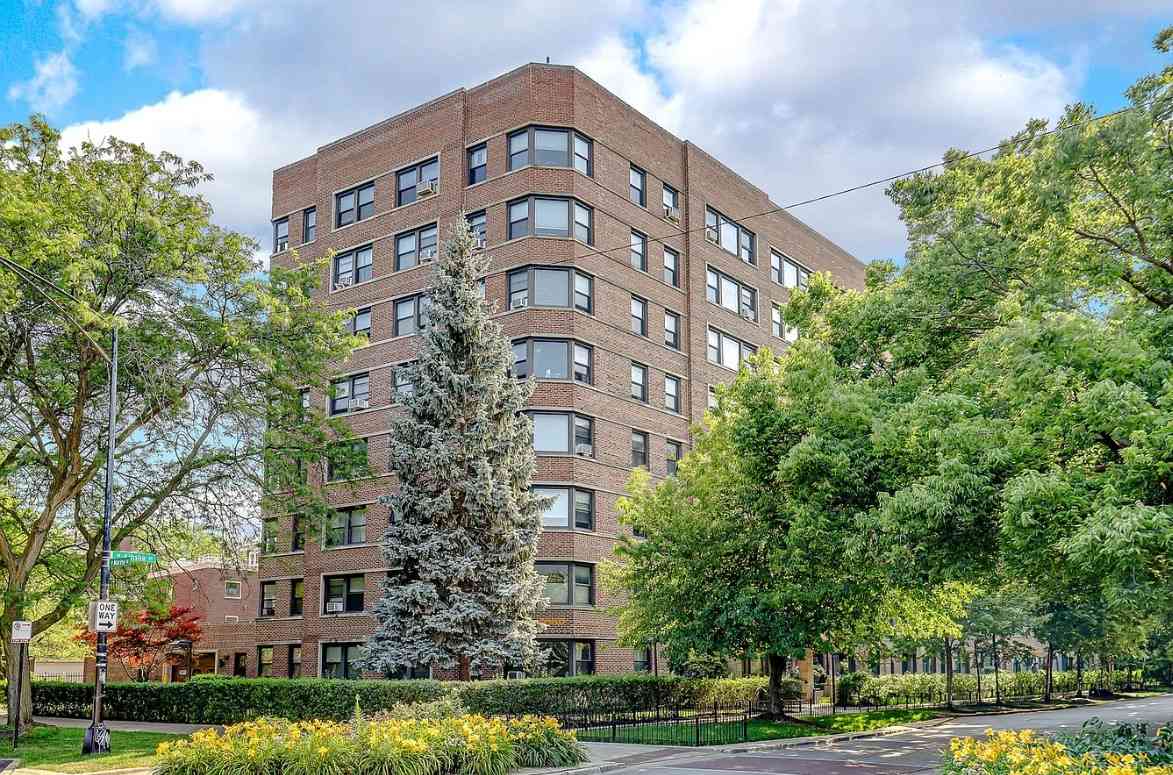 Condo For Sale - 4880 N Marine Drive #611<br/> Chicago, IL 60640