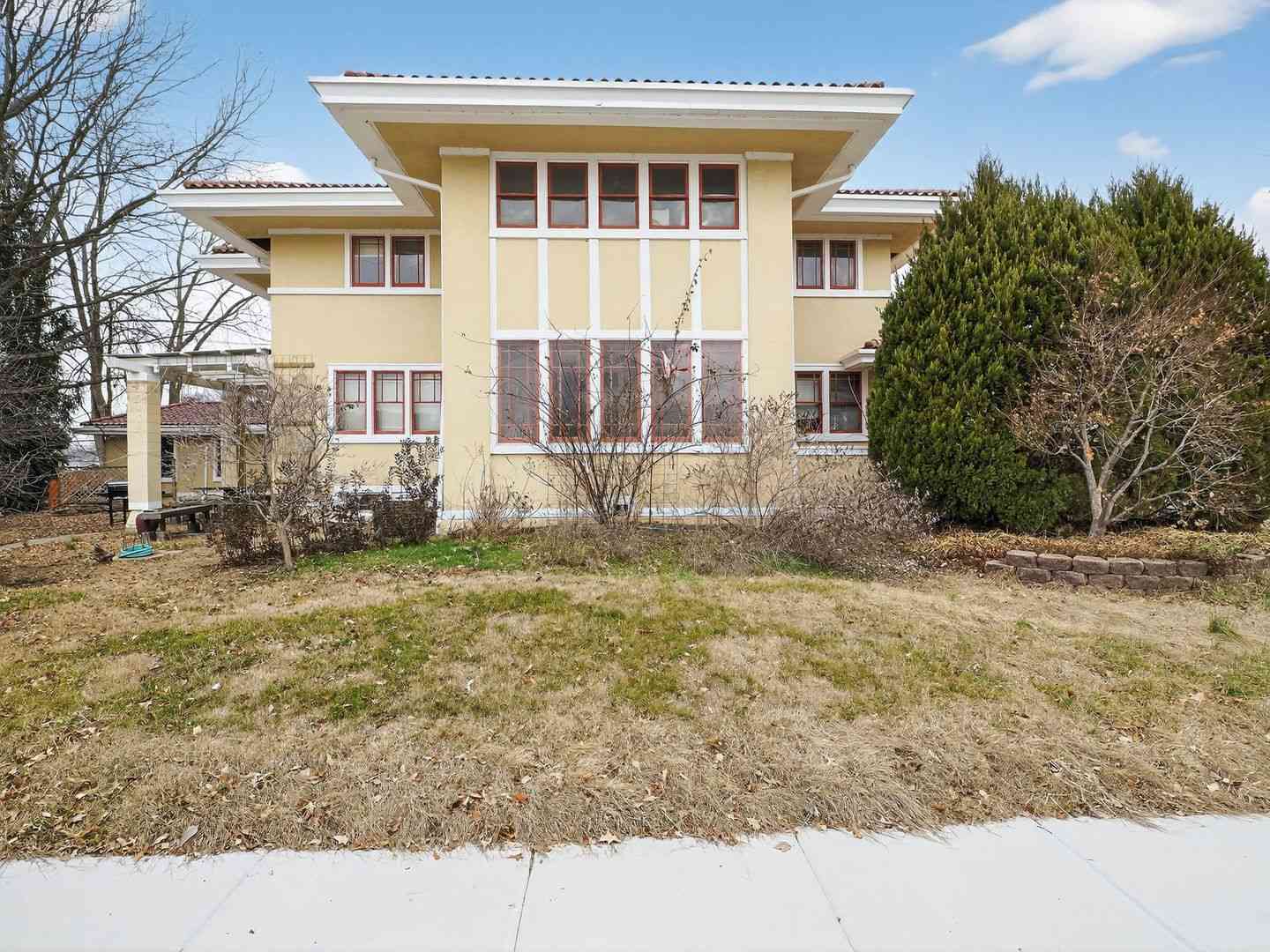 Condo For Sale - 1207 12th Street<br/> Lawrenceville, IL 62439