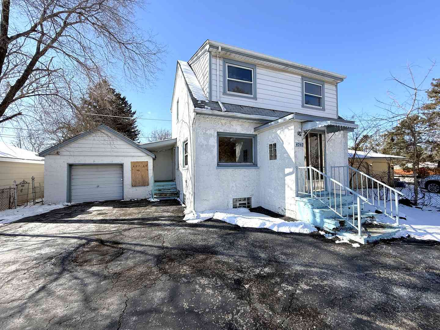 Condo For Sale - 4040 Rose Avenue<br/> Lyons, IL 60534