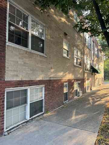 Condo For Sale - 5205 W Drummond Place #1<br/> Chicago, IL 60639