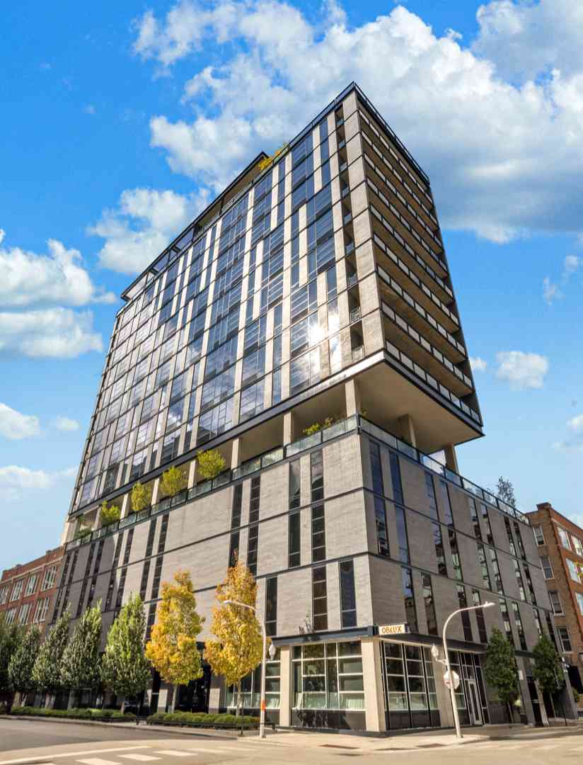 Condo For Sale - 400 W Huron Street #1001<br/> Chicago, IL 60654