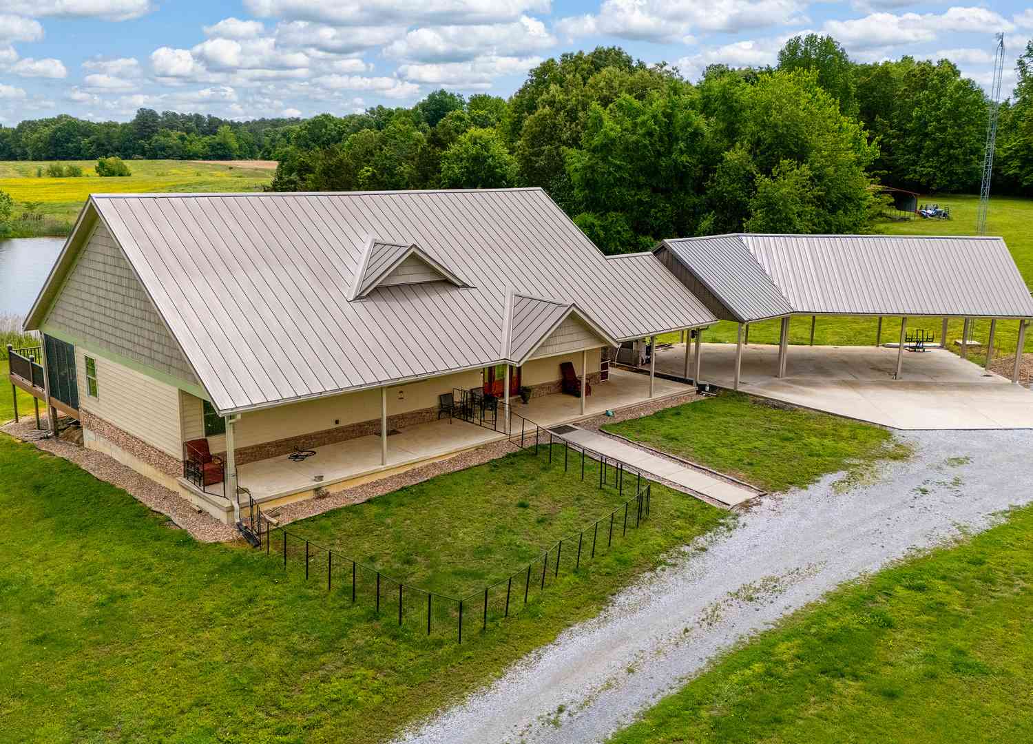 Homes For Sale - 3350 N Mcgeesville Road<br/> Williamson County, Carbondale, IL 62902
