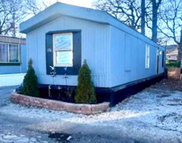 Mobile Home For Sale - 7240 107th Street #136<br/> Worth, IL 60482