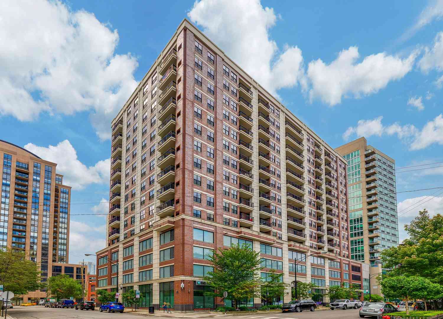 Homes For Sale - 451 W Huron Street #502<br/> Chicago, IL 60654