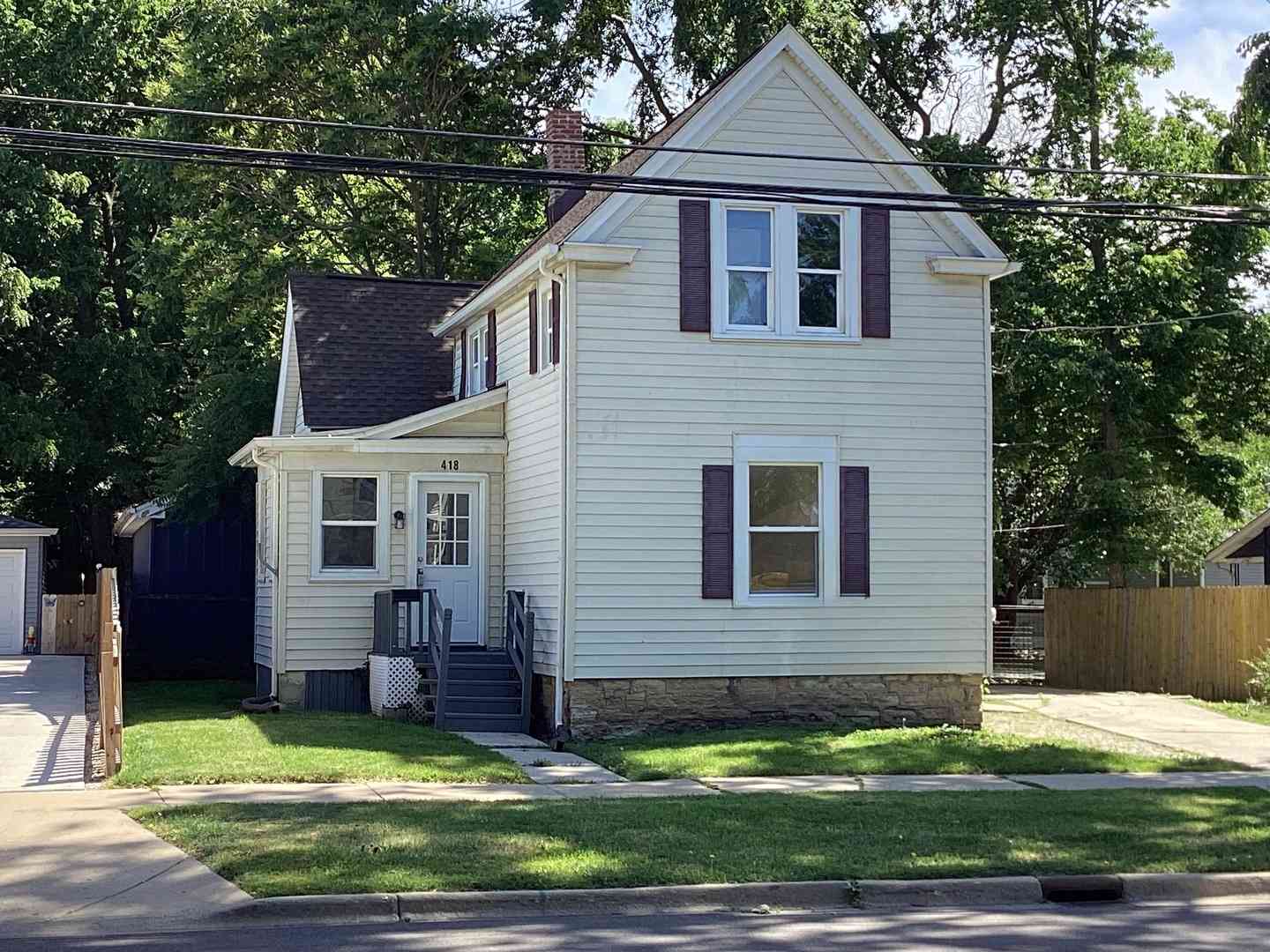 Homes For Sale - 418 W Illinois Avenue<br/> Kane County, Aurora, IL 60506
