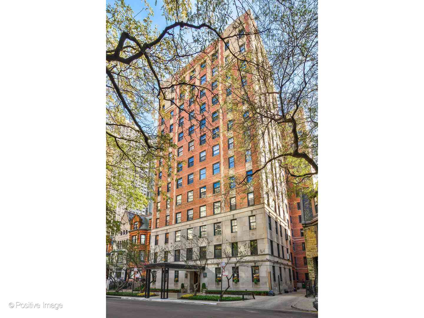 Homes For Sale - 73 E Elm Street #7B<br/> Chicago, IL 60611