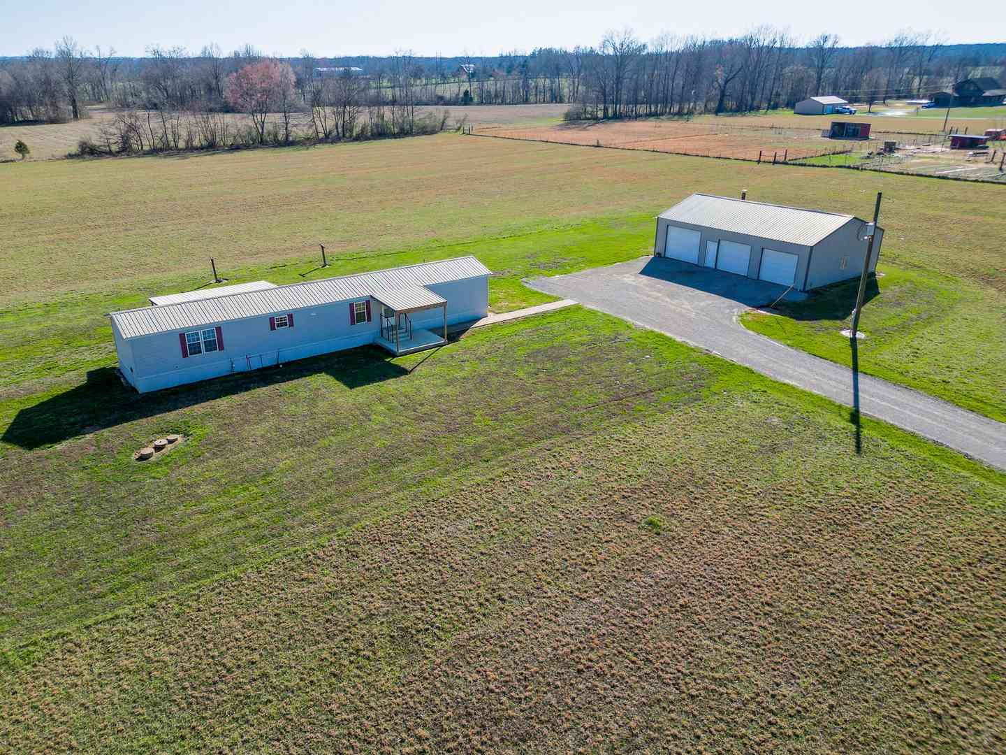 Homes For Sale - 24555 Legion Road<br/> Stonefort, IL 62987