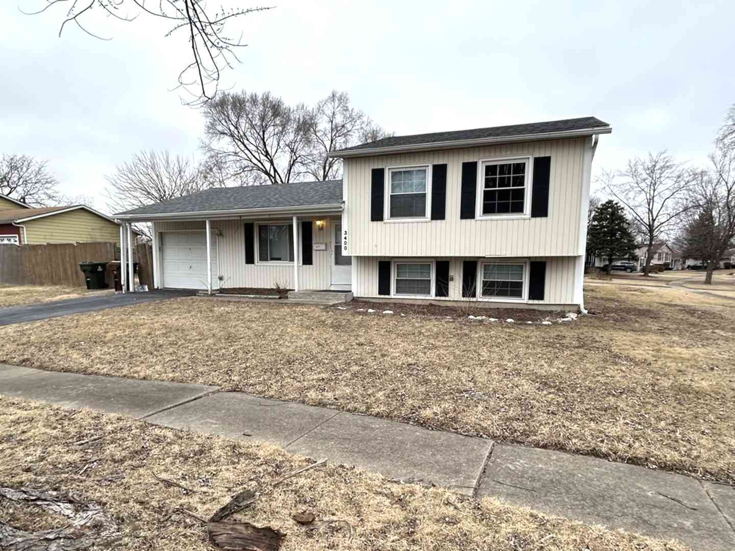 Homes For Sale - 3400 Seine Court<br/> Hazel Crest, IL 60429