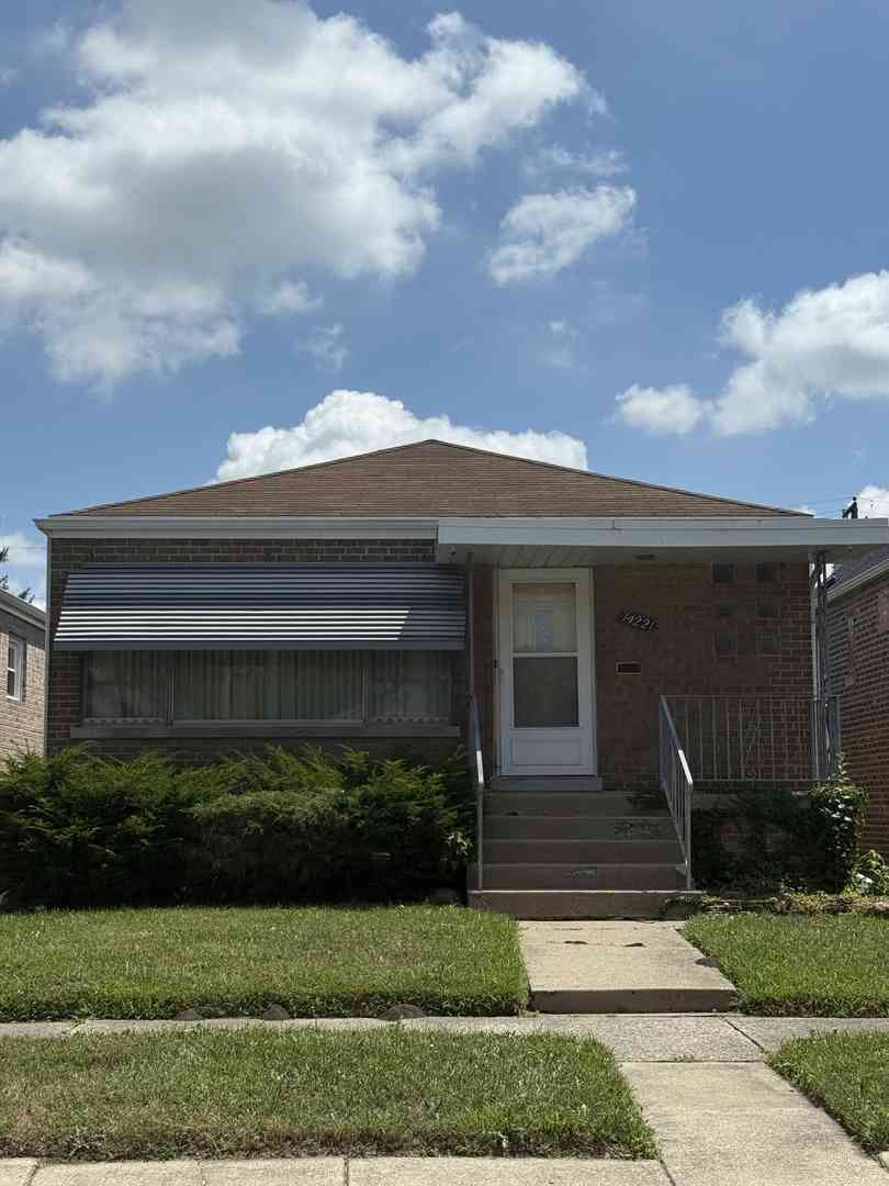 Homes For Sale - 14221 S Emerald Avenue<br/> Riverdale, IL 60827
