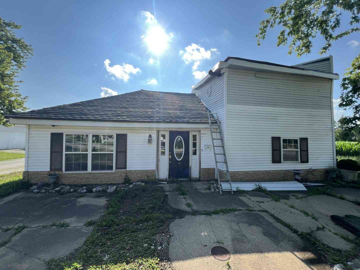 Homes For Sale - 303 N Main Street<br/> Seymour, IL 61875