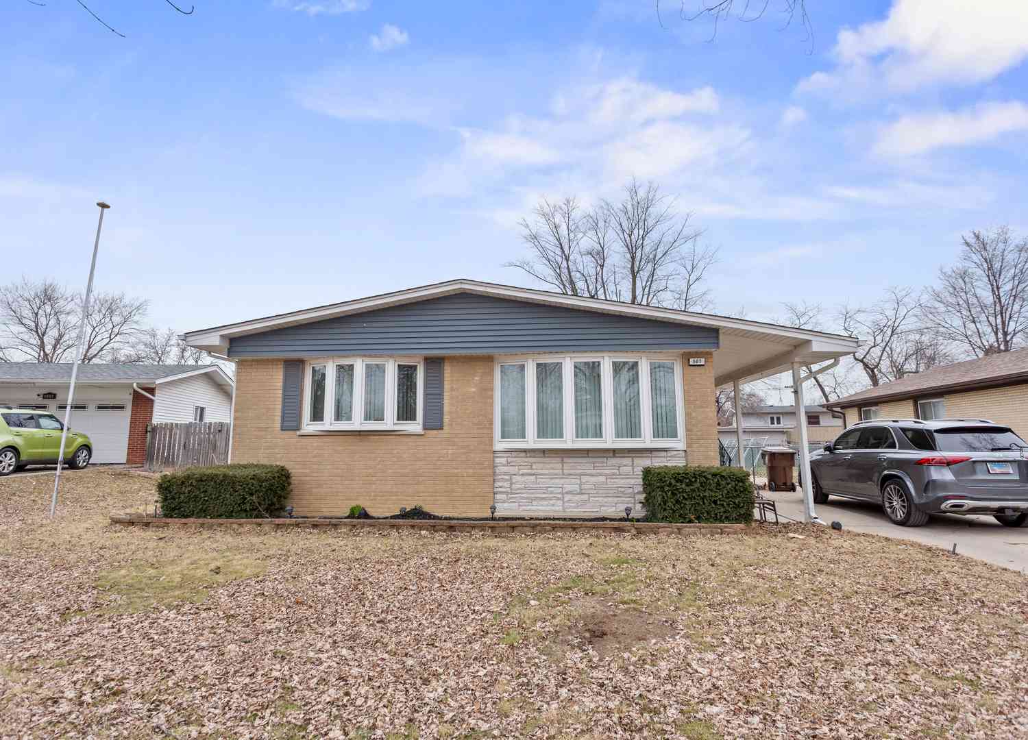 Homes For Sale - 507 W Arquilla Drive<br/> Glenwood, IL 60425