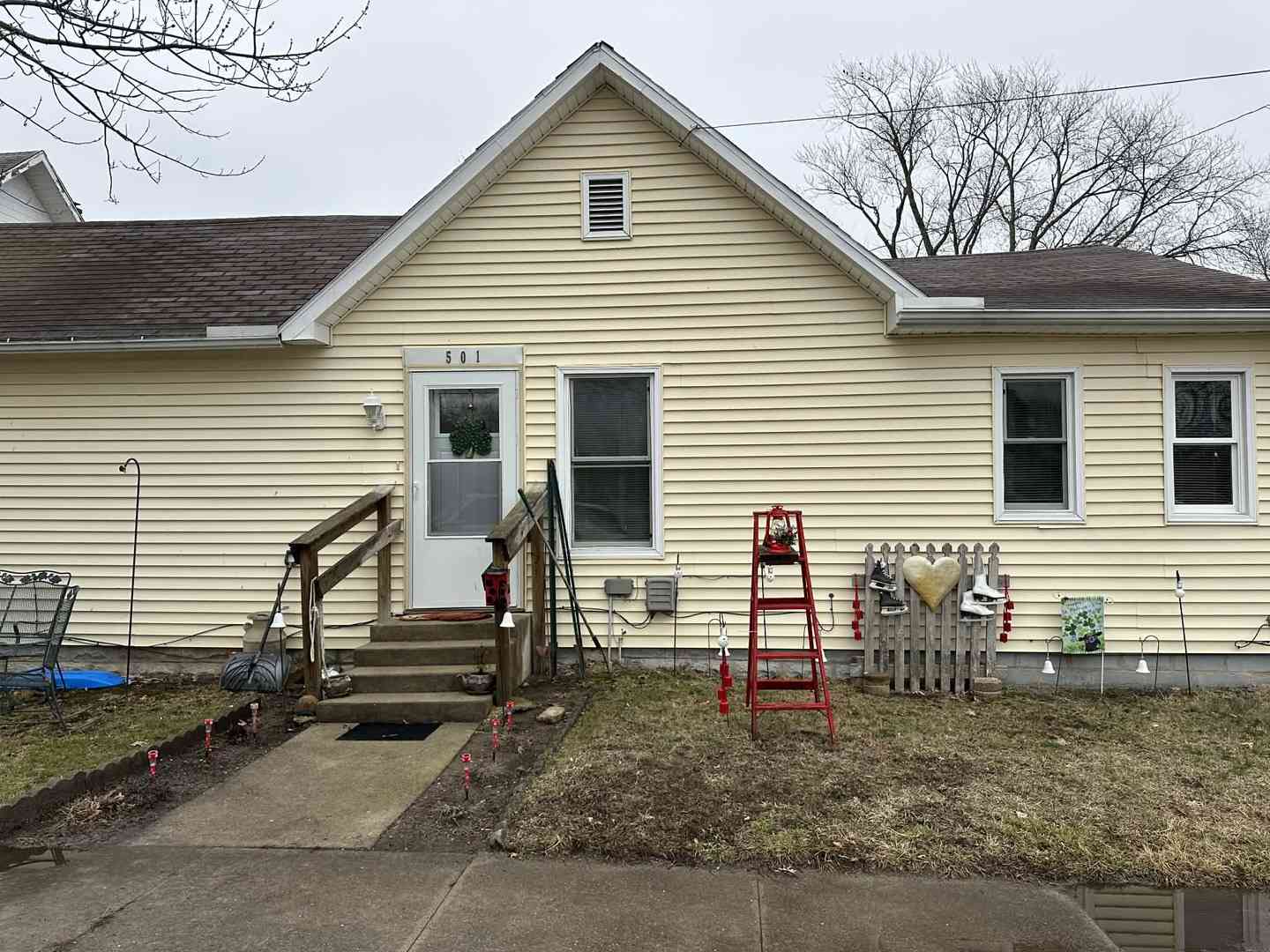 Homes For Sale - 501 N Third Street<br/> Douglas County, Villa Grove, IL 61956